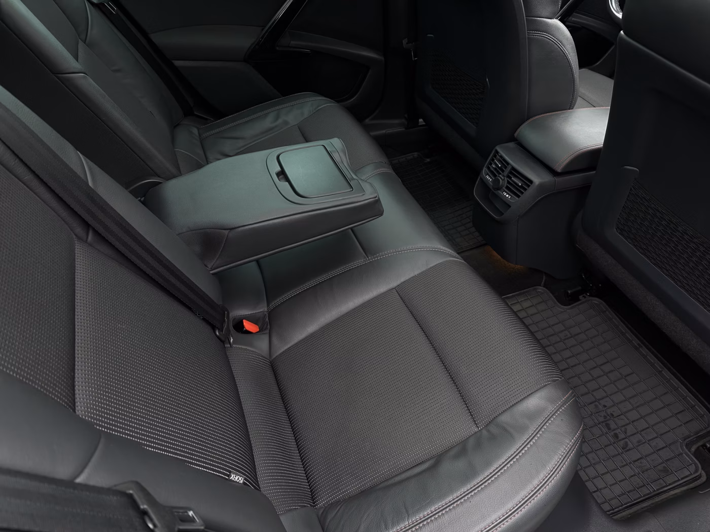 Peugeot 508 фото 11