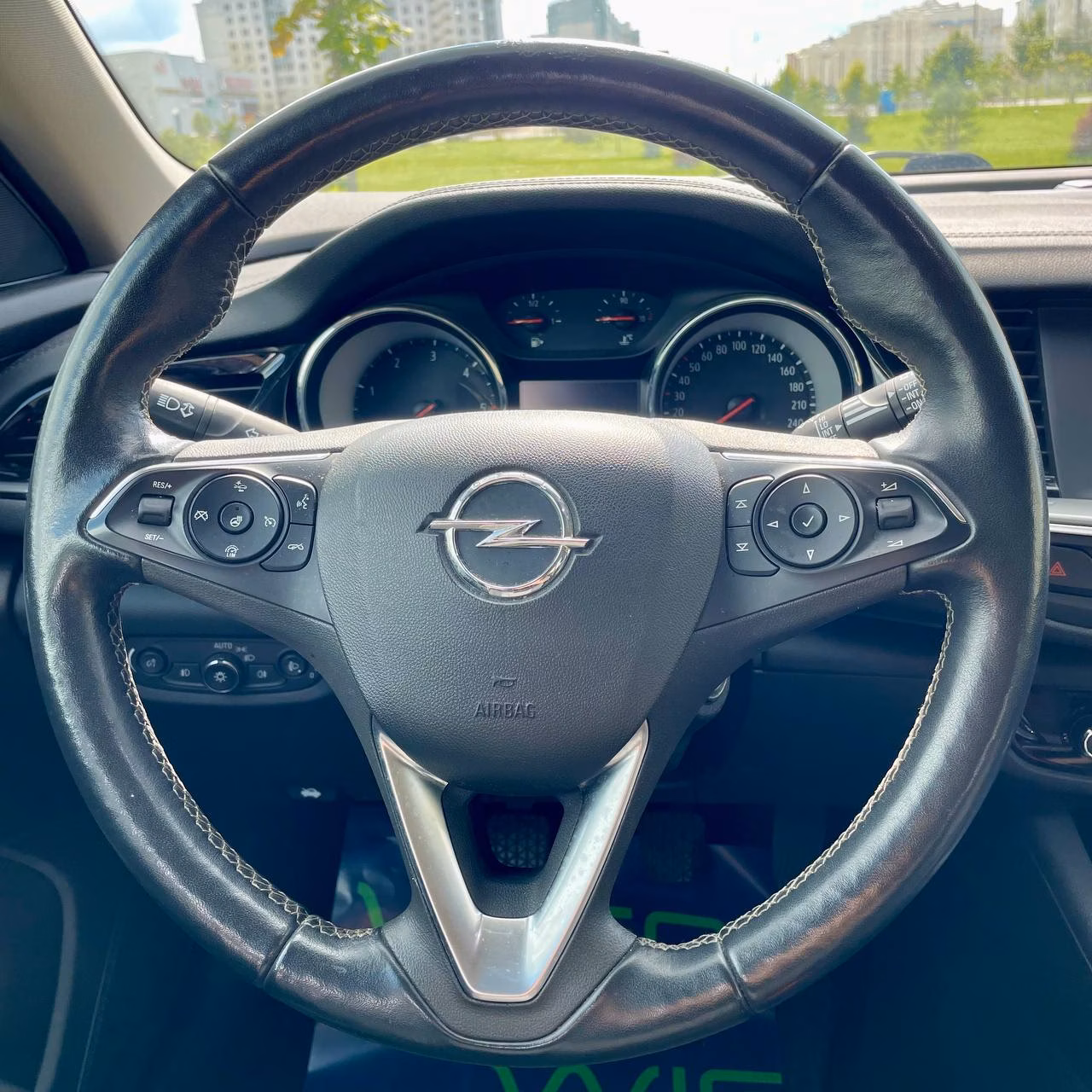 Opel Insignia фото 10