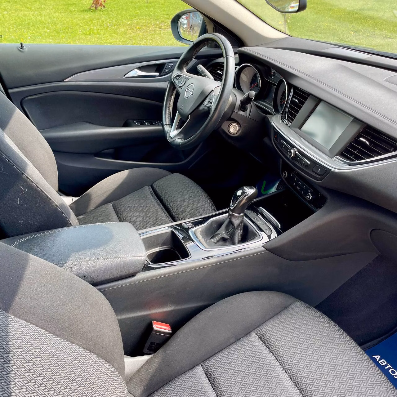 Opel Insignia фото 12