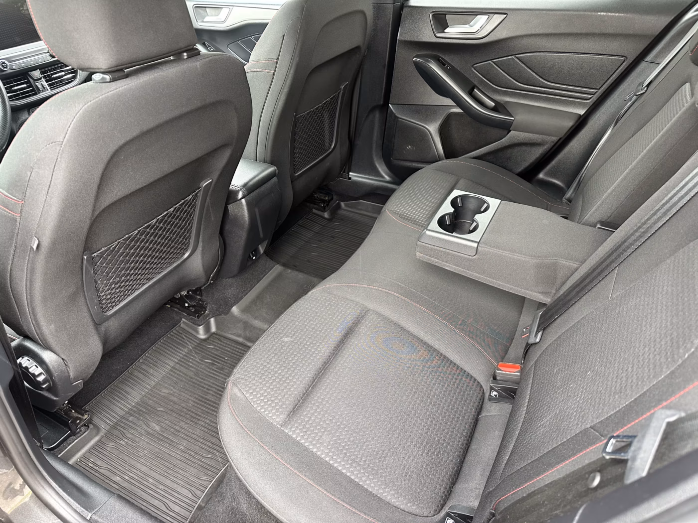 Ford Focus фото 8