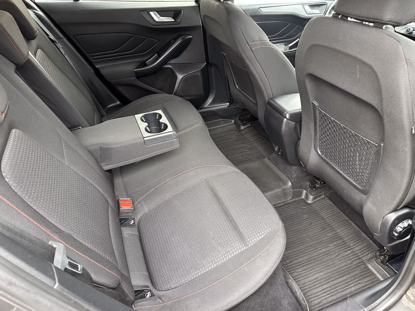 Ford Focus фото 10