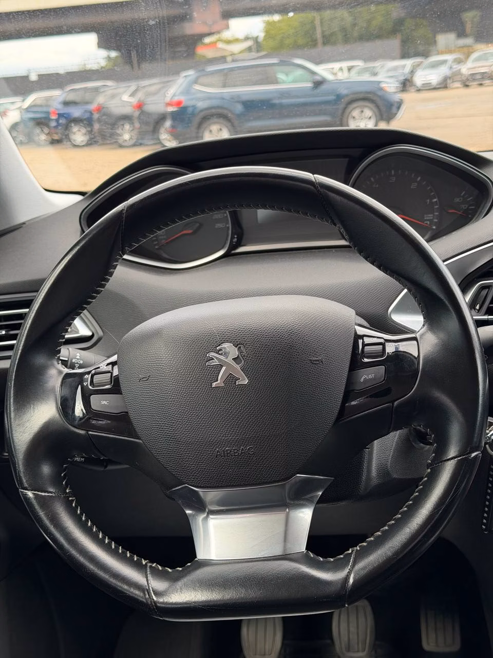 Peugeot 308 фото 14