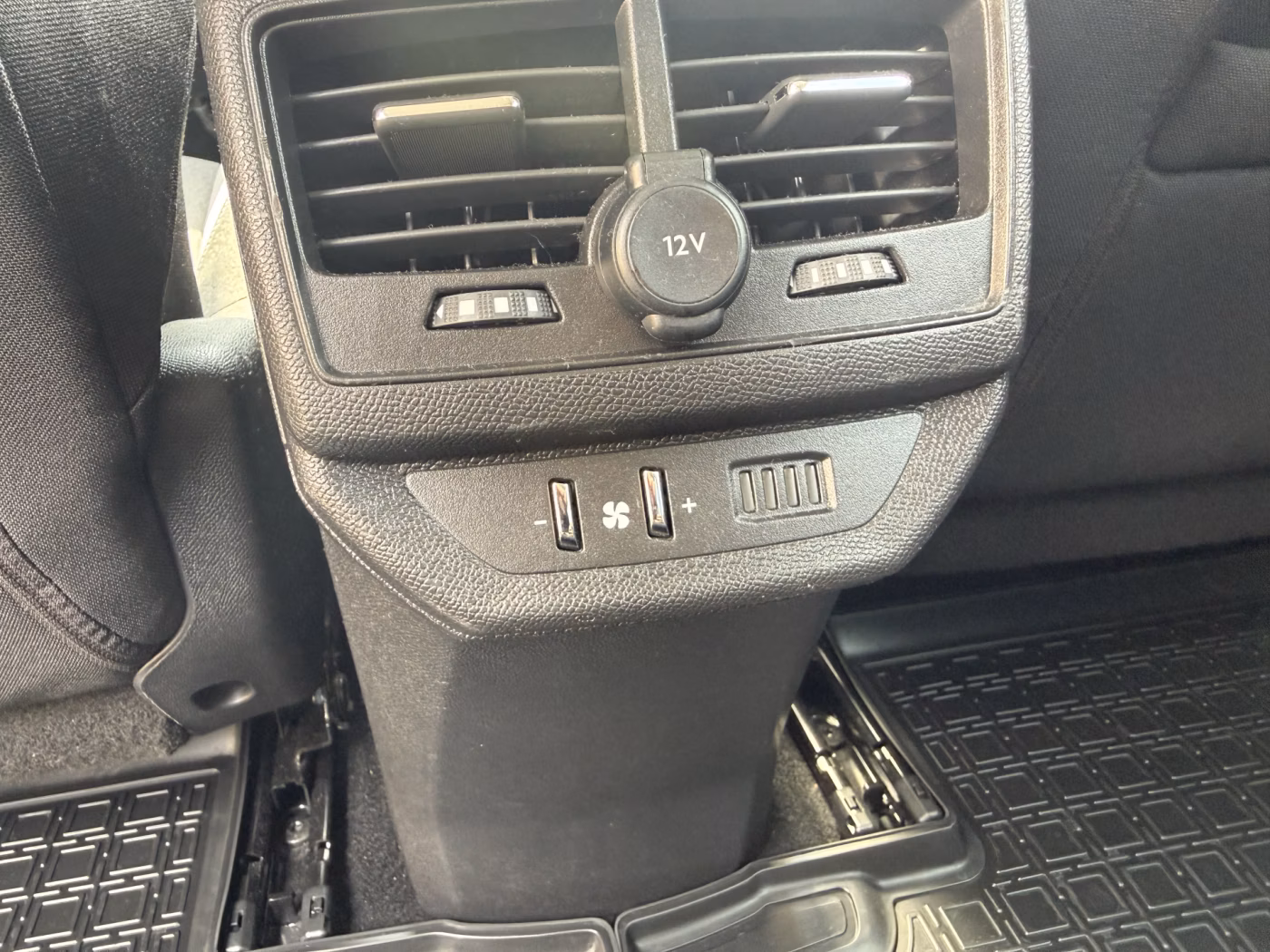 Peugeot 5008 фото 11