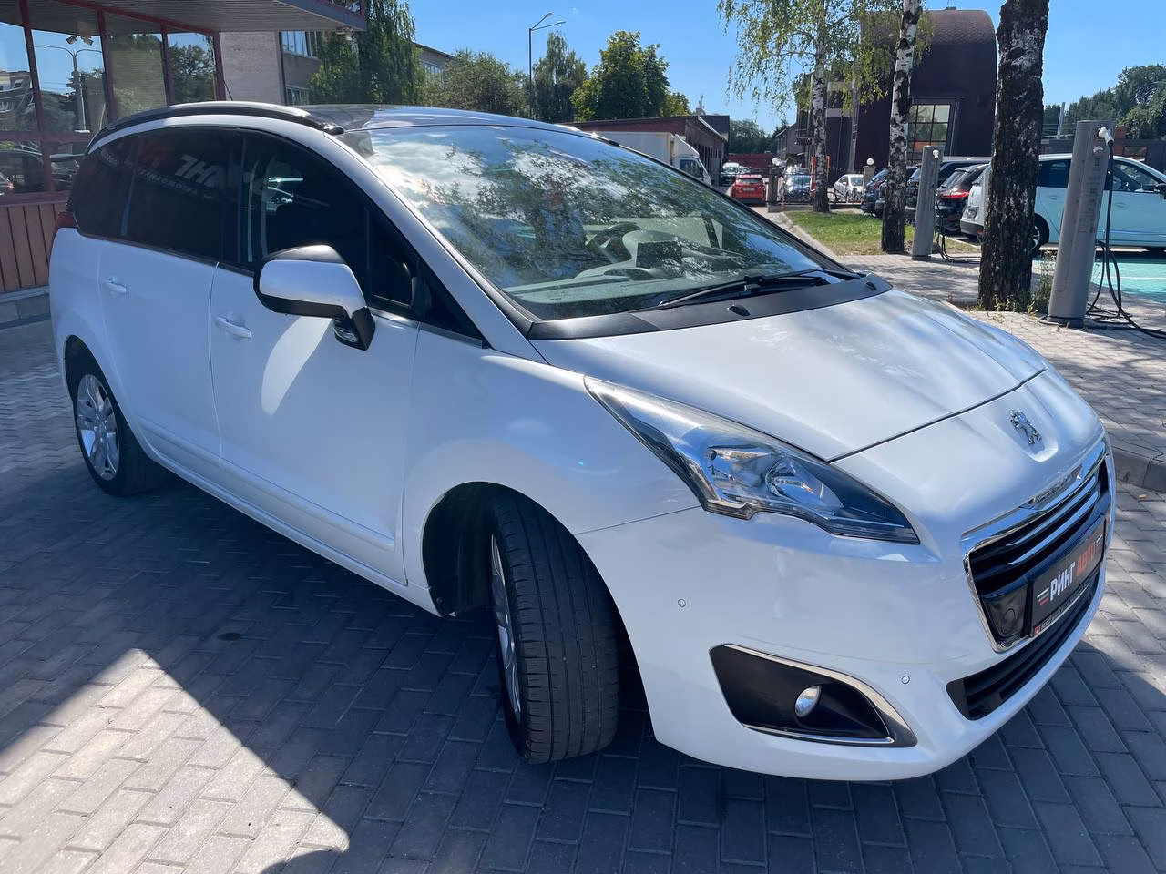 Peugeot 5008 фото 3