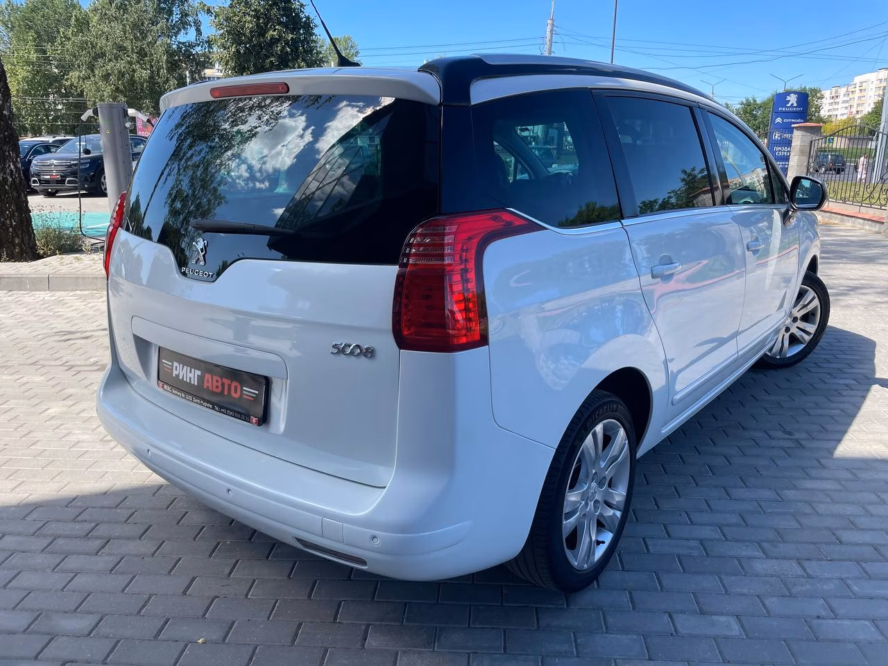 Peugeot 5008 фото 5