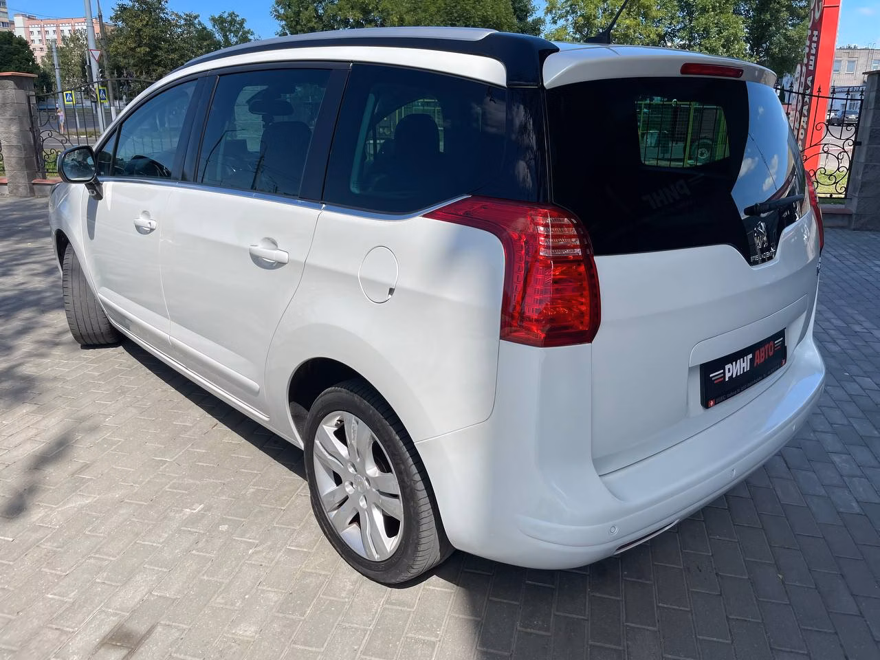 Peugeot 5008 фото 7