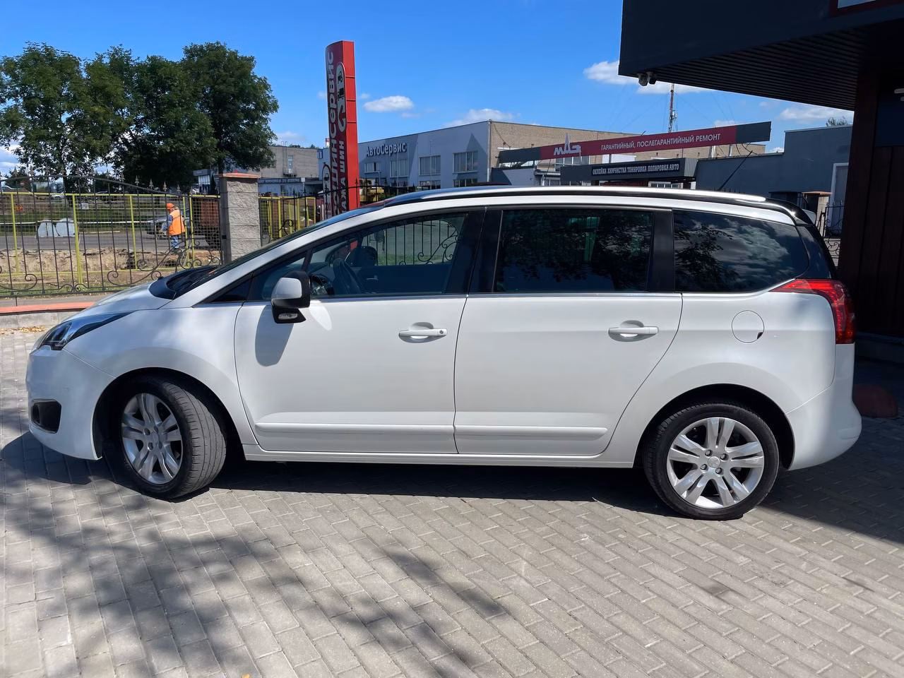 Peugeot 5008 фото 8