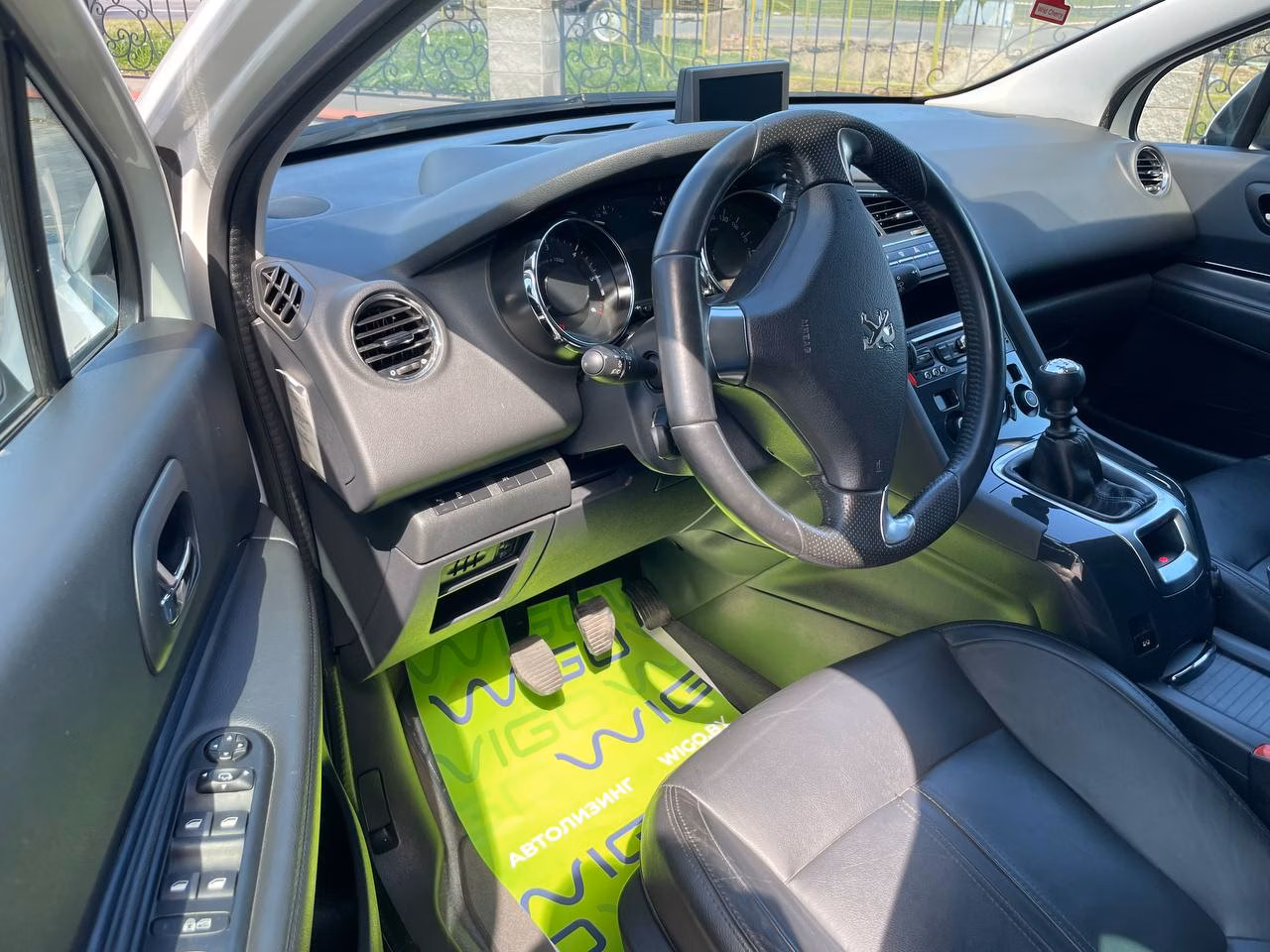 Peugeot 5008 фото 9