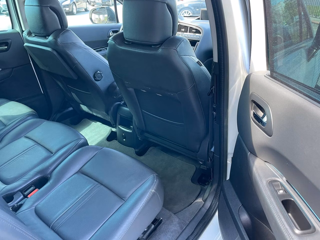 Peugeot 5008 фото 11