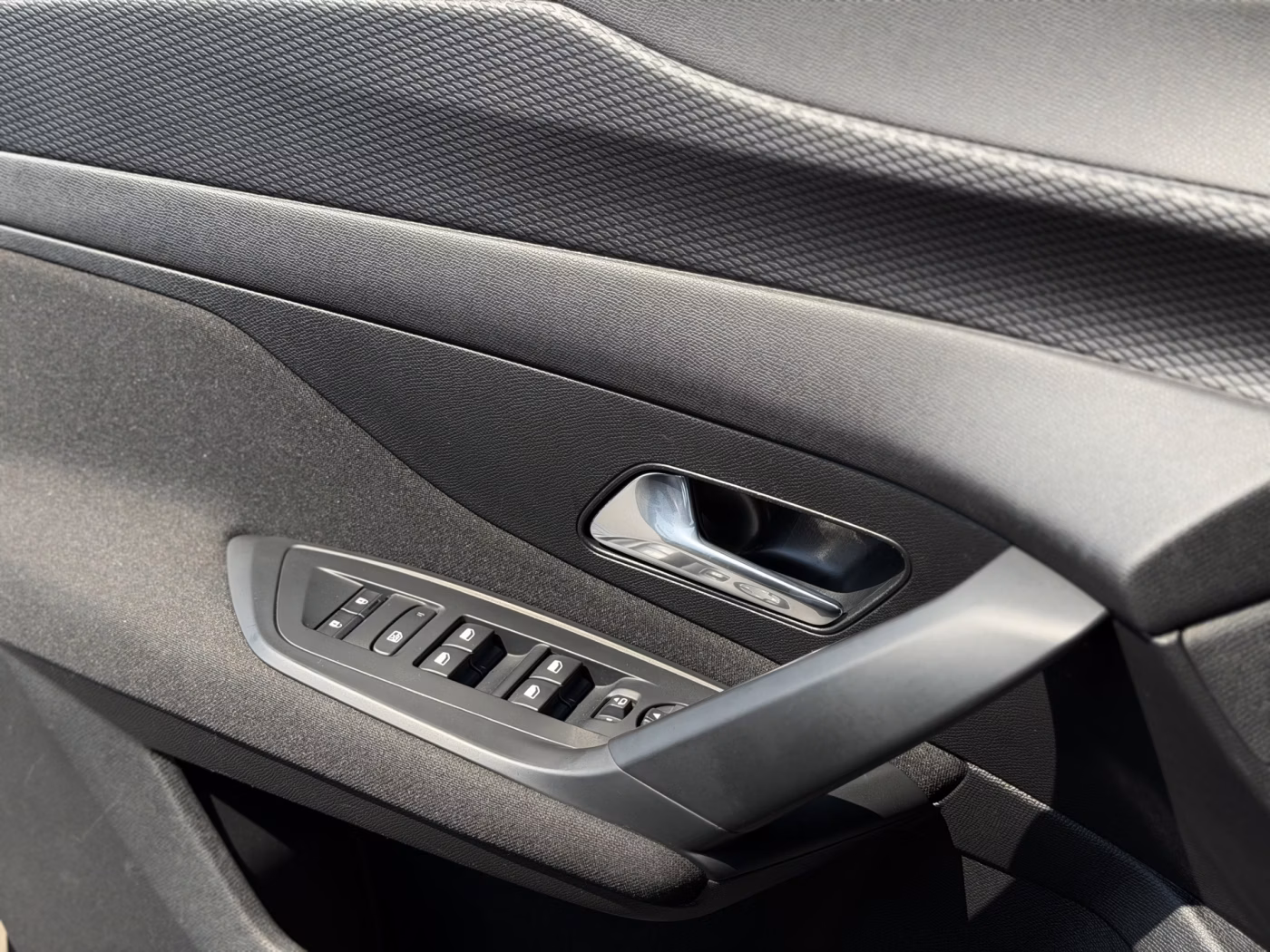 Peugeot 308 фото 12