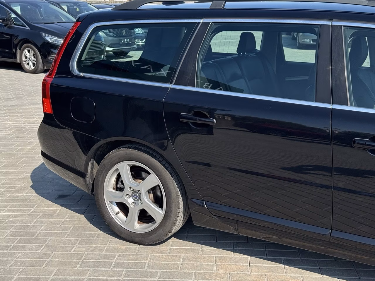 Volvo V70 фото 8