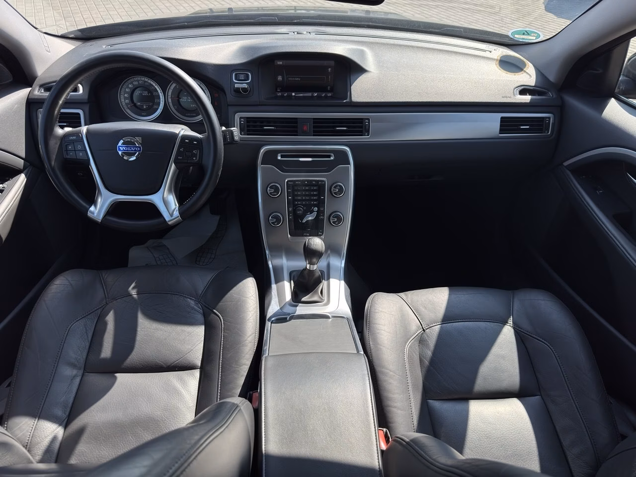Volvo V70 фото 11