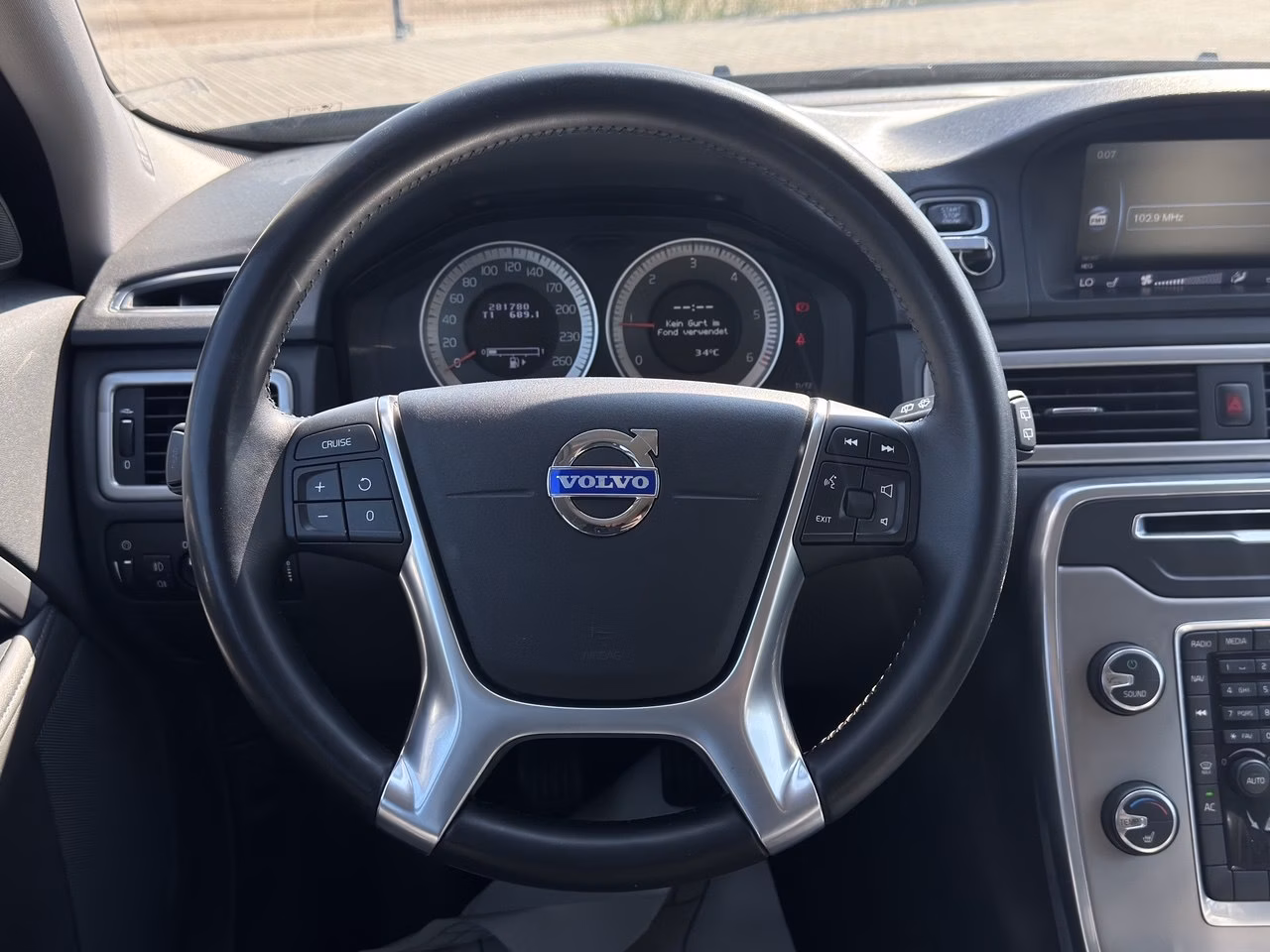Volvo V70 фото 12