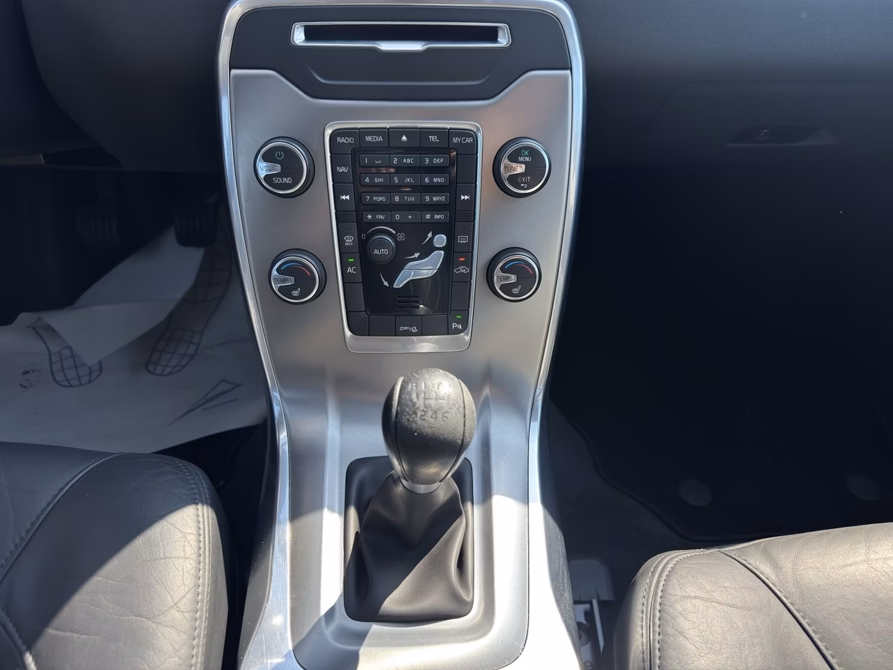 Volvo V70 фото 14