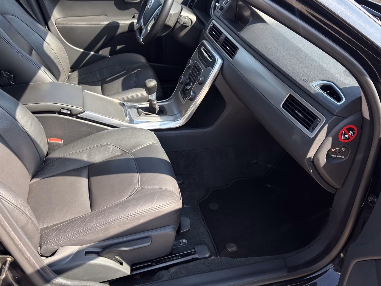 Volvo V70 фото 16