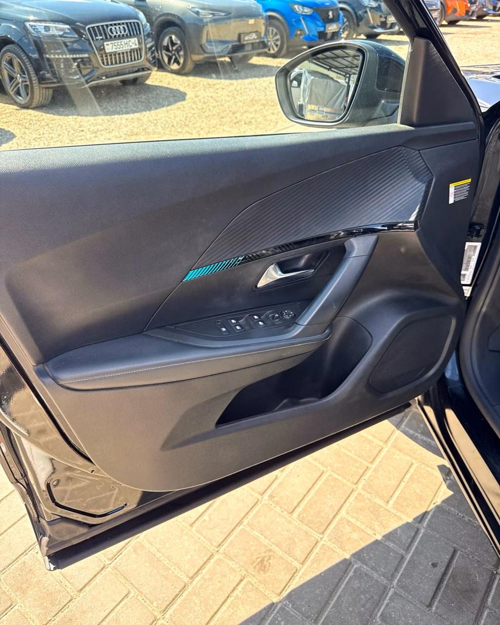 Peugeot 2008 фото 9