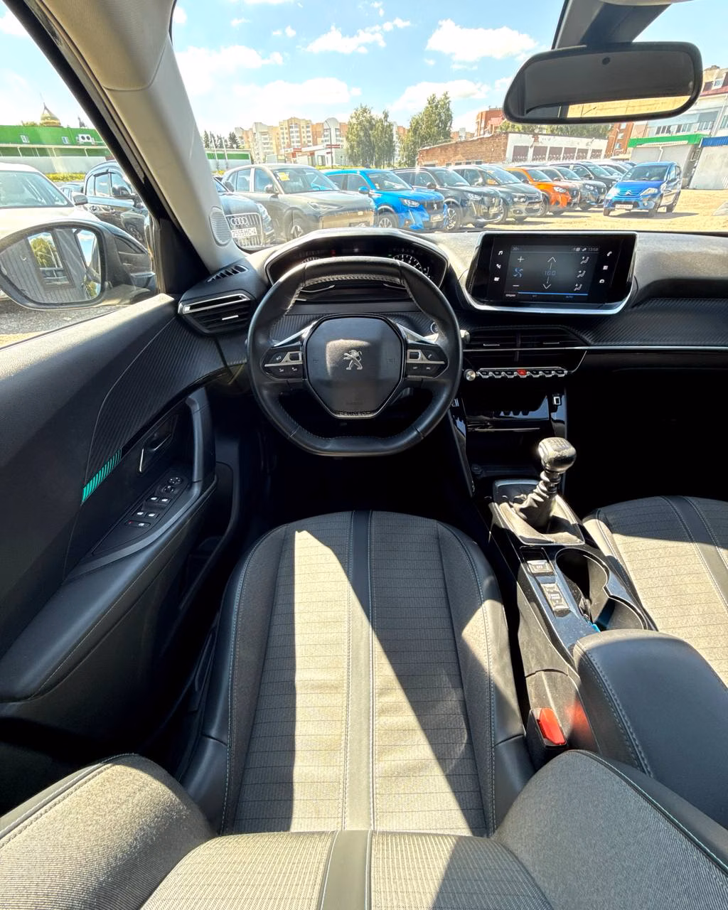 Peugeot 2008 фото 11