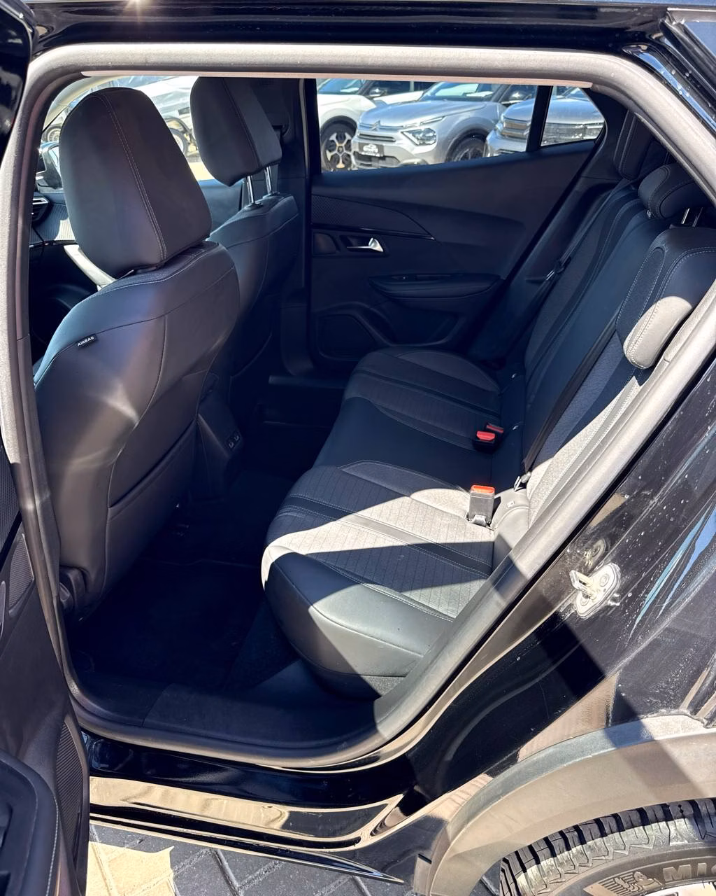 Peugeot 2008 фото 12