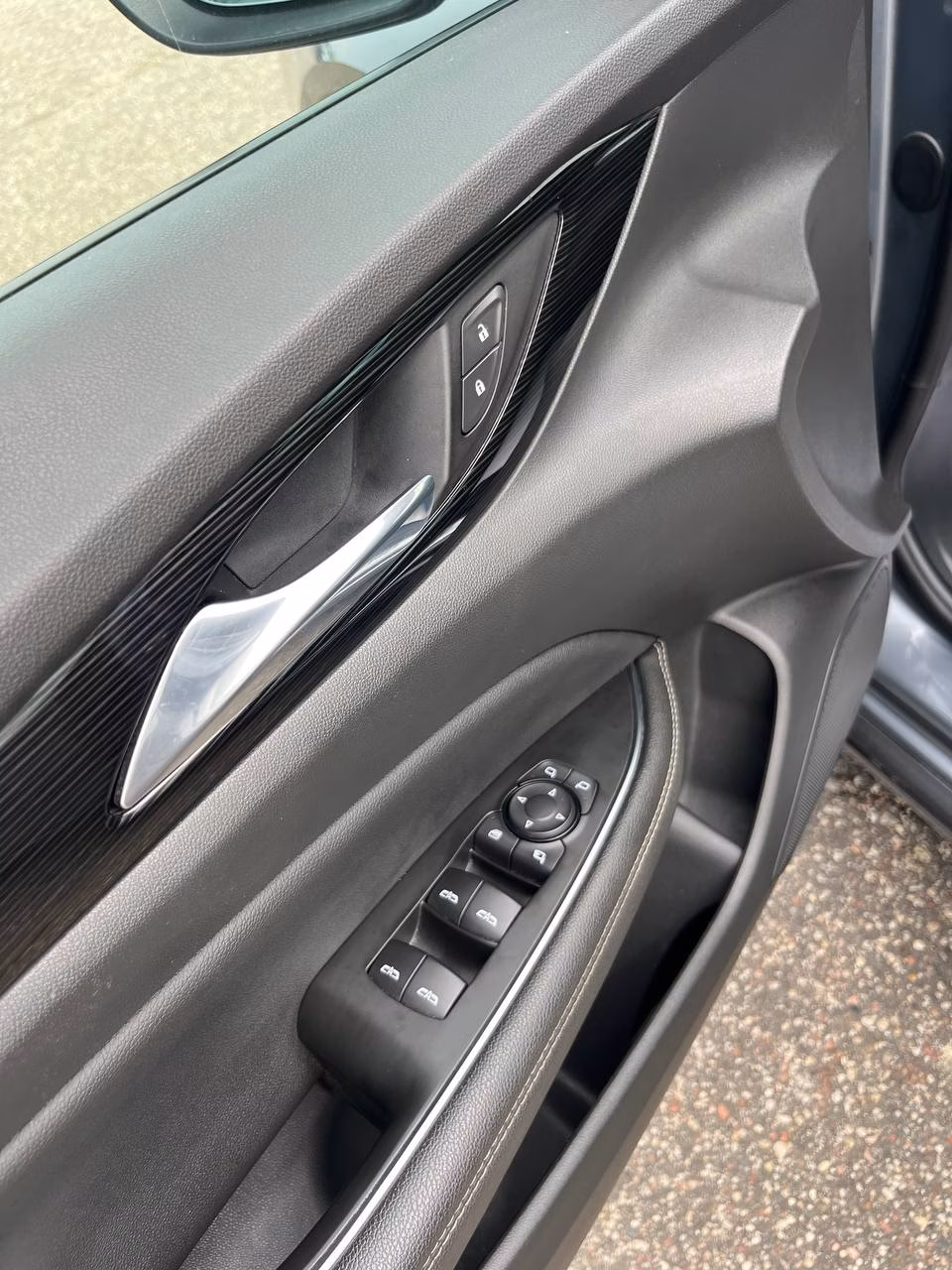 Opel Insignia фото 11