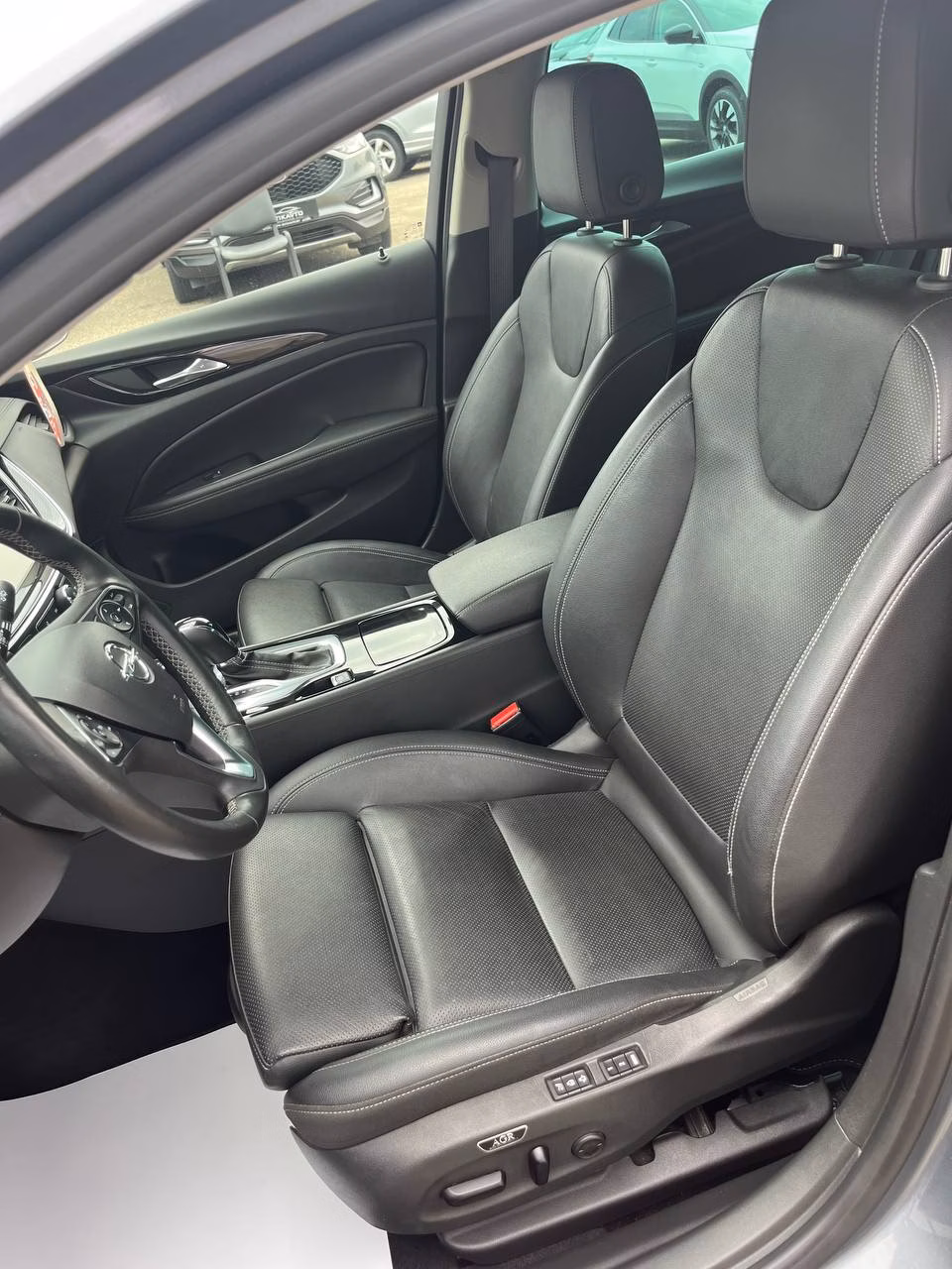 Opel Insignia фото 13