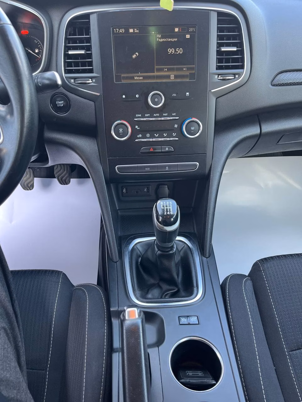 Renault Megane фото 11