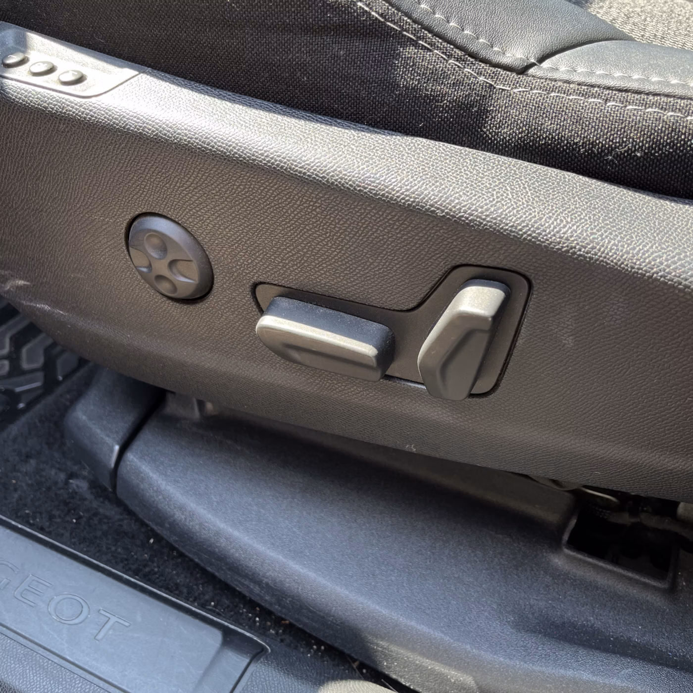 Peugeot 3008 фото 12