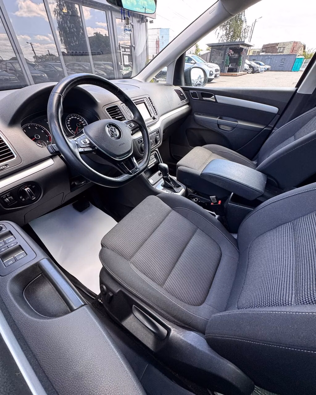 Volkswagen Sharan фото 10
