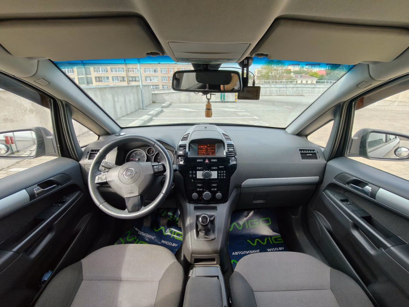 Opel Zafira фото 8