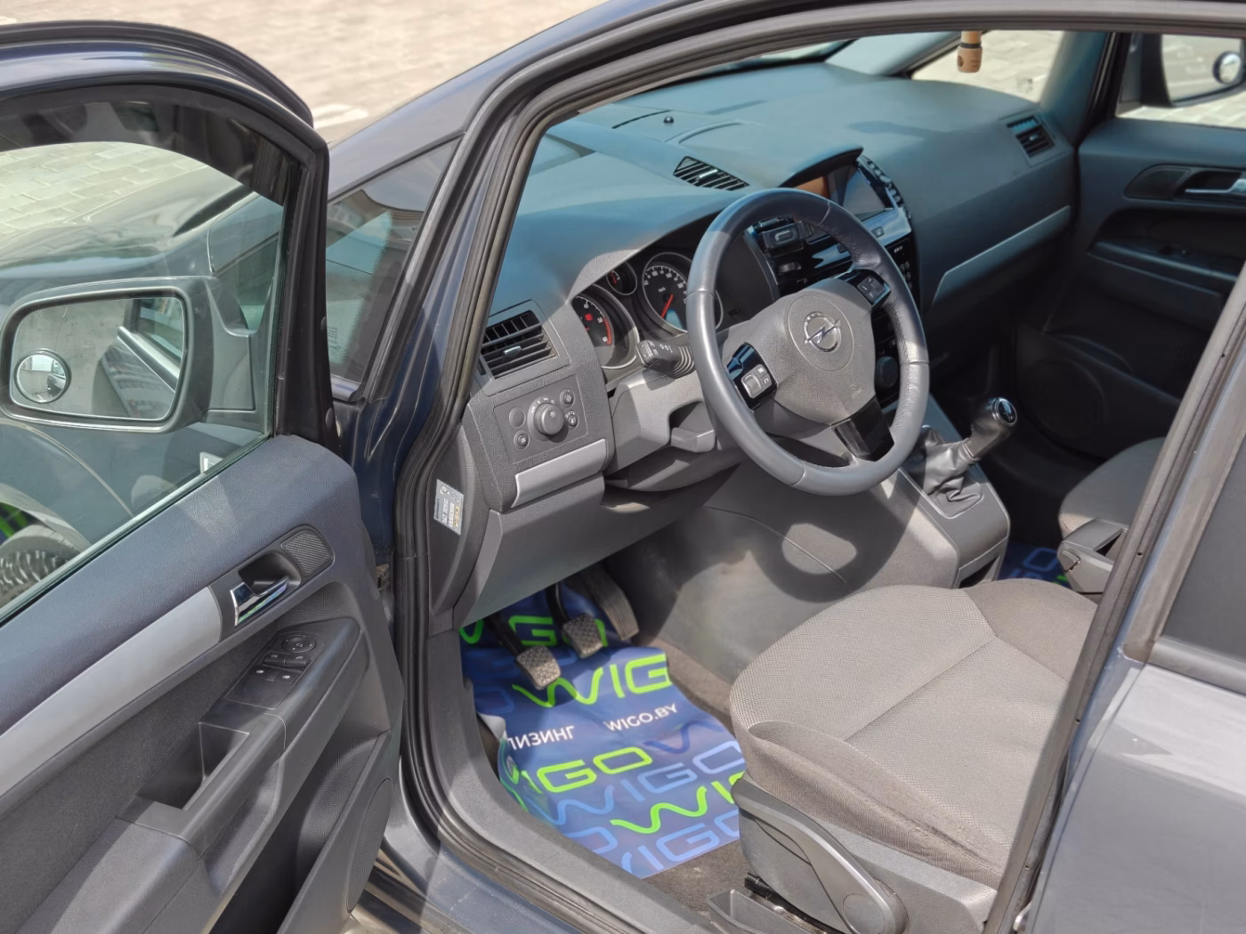 Opel Zafira фото 11