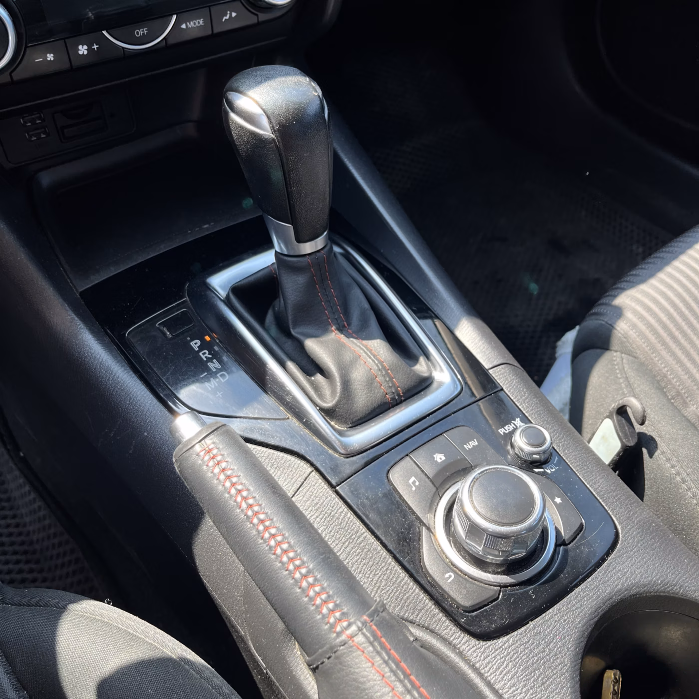 Mazda 3 фото 14