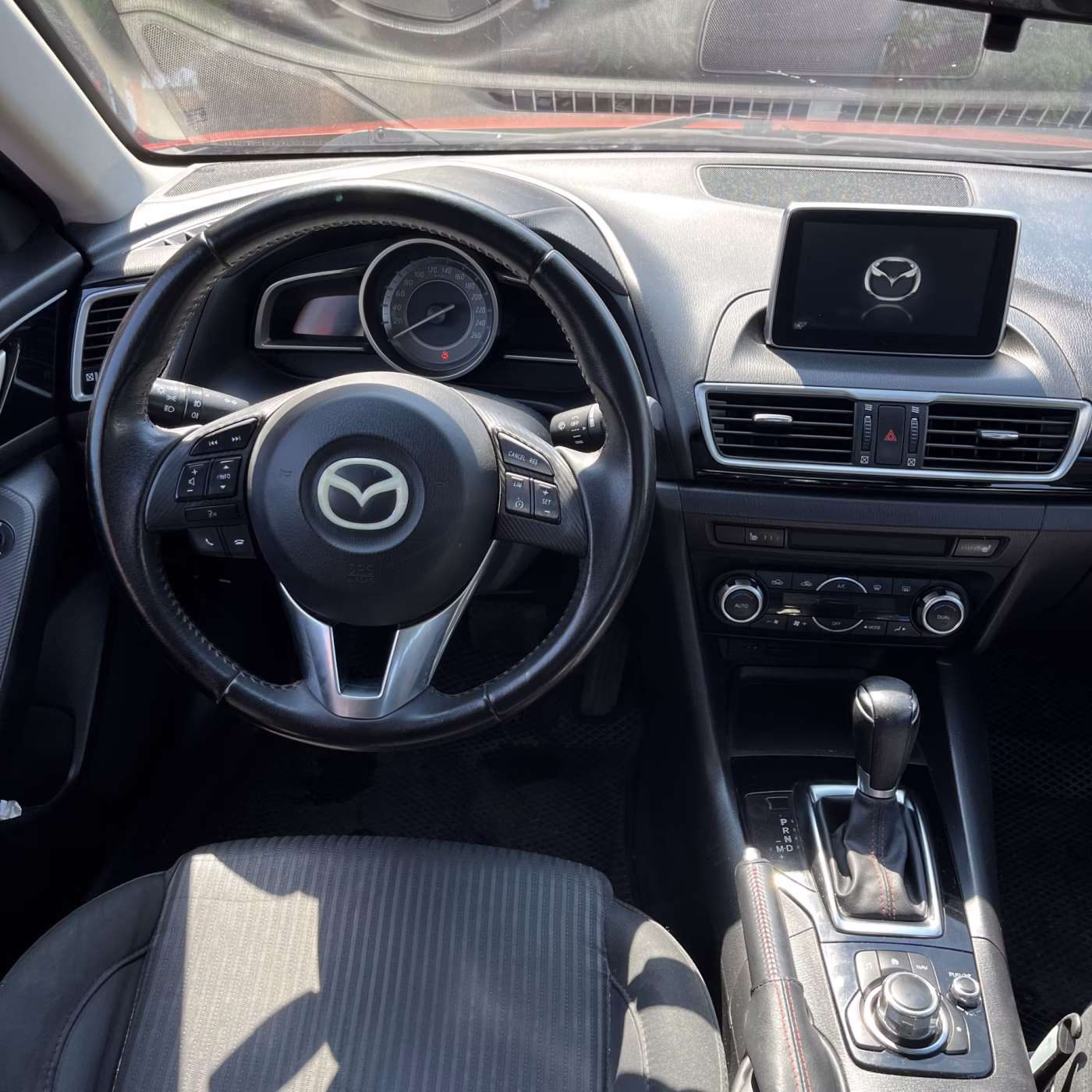 Mazda 3 фото 15
