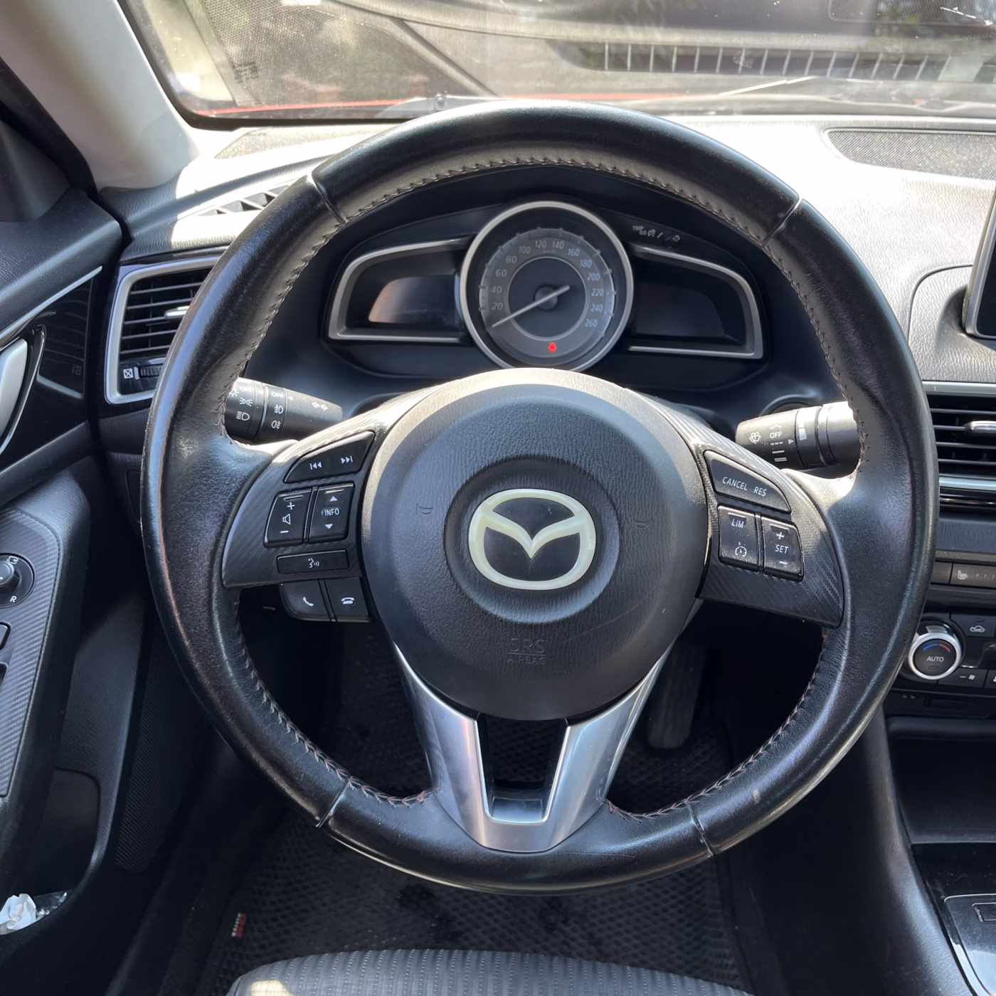 Mazda 3 фото 16