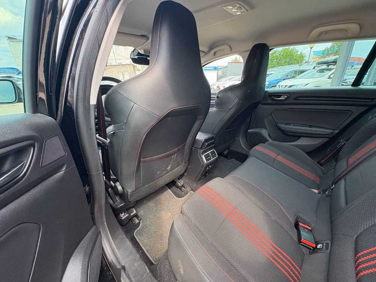 Renault Megane фото 10