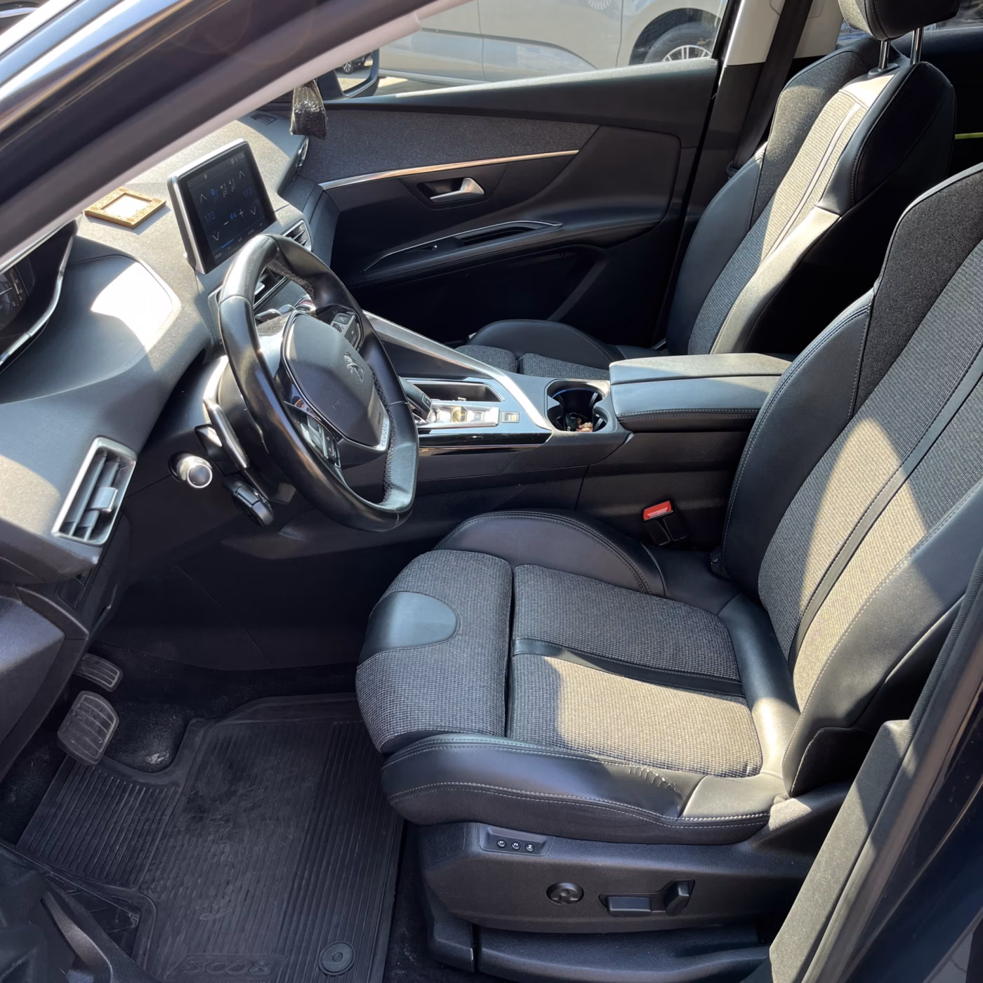 Peugeot 3008 фото 10