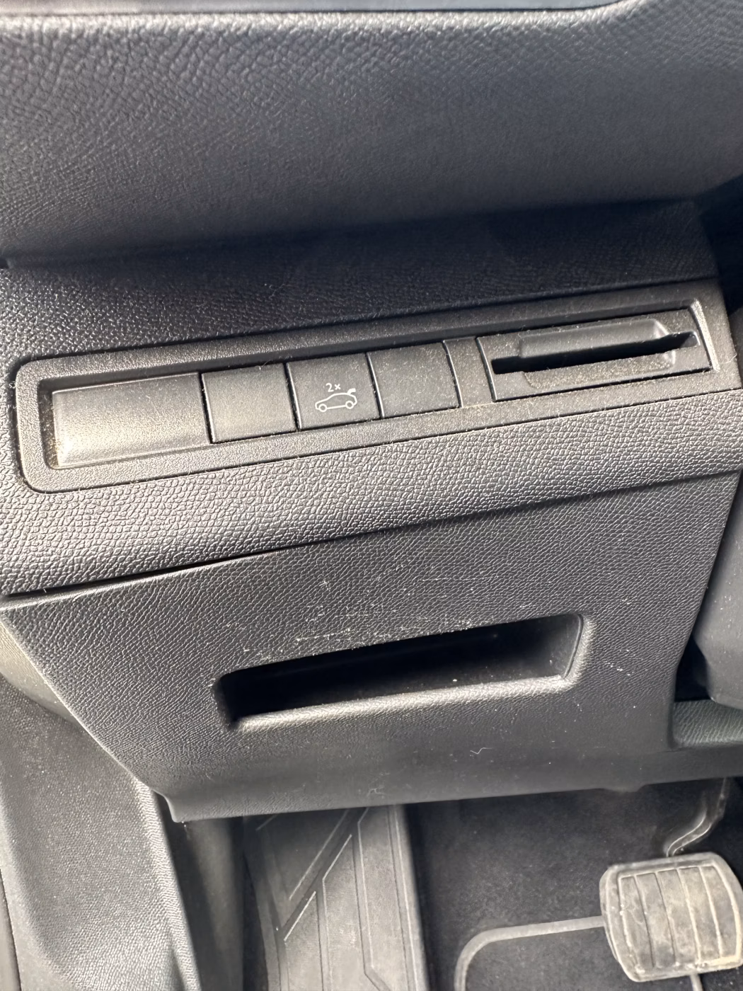 Peugeot 5008 фото 15