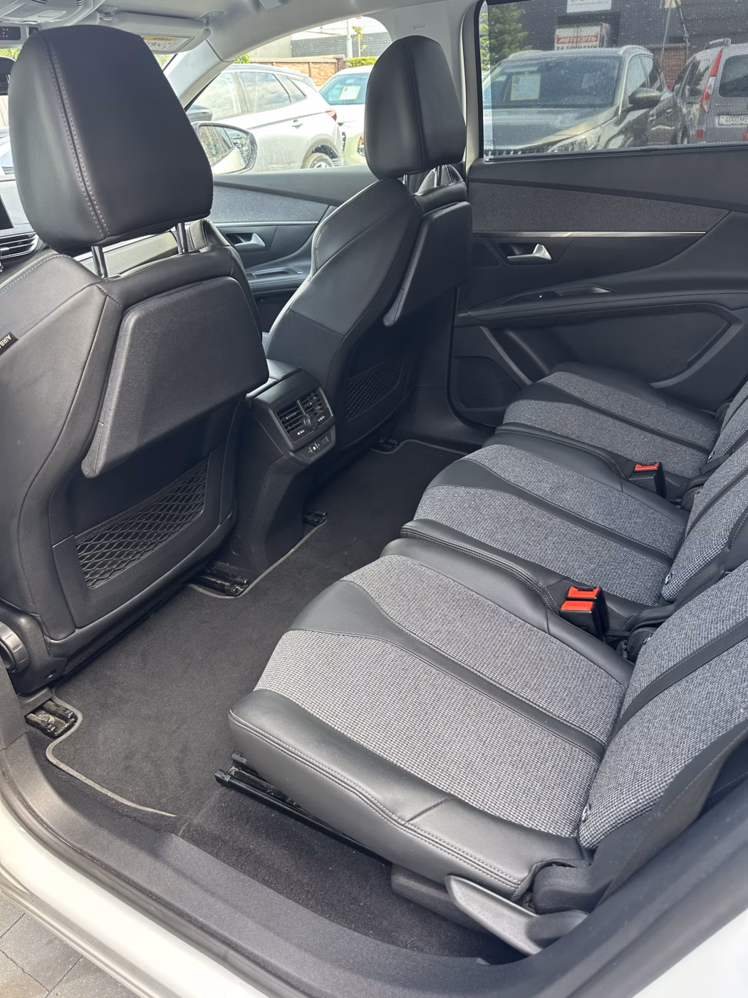 Peugeot 5008 фото 17