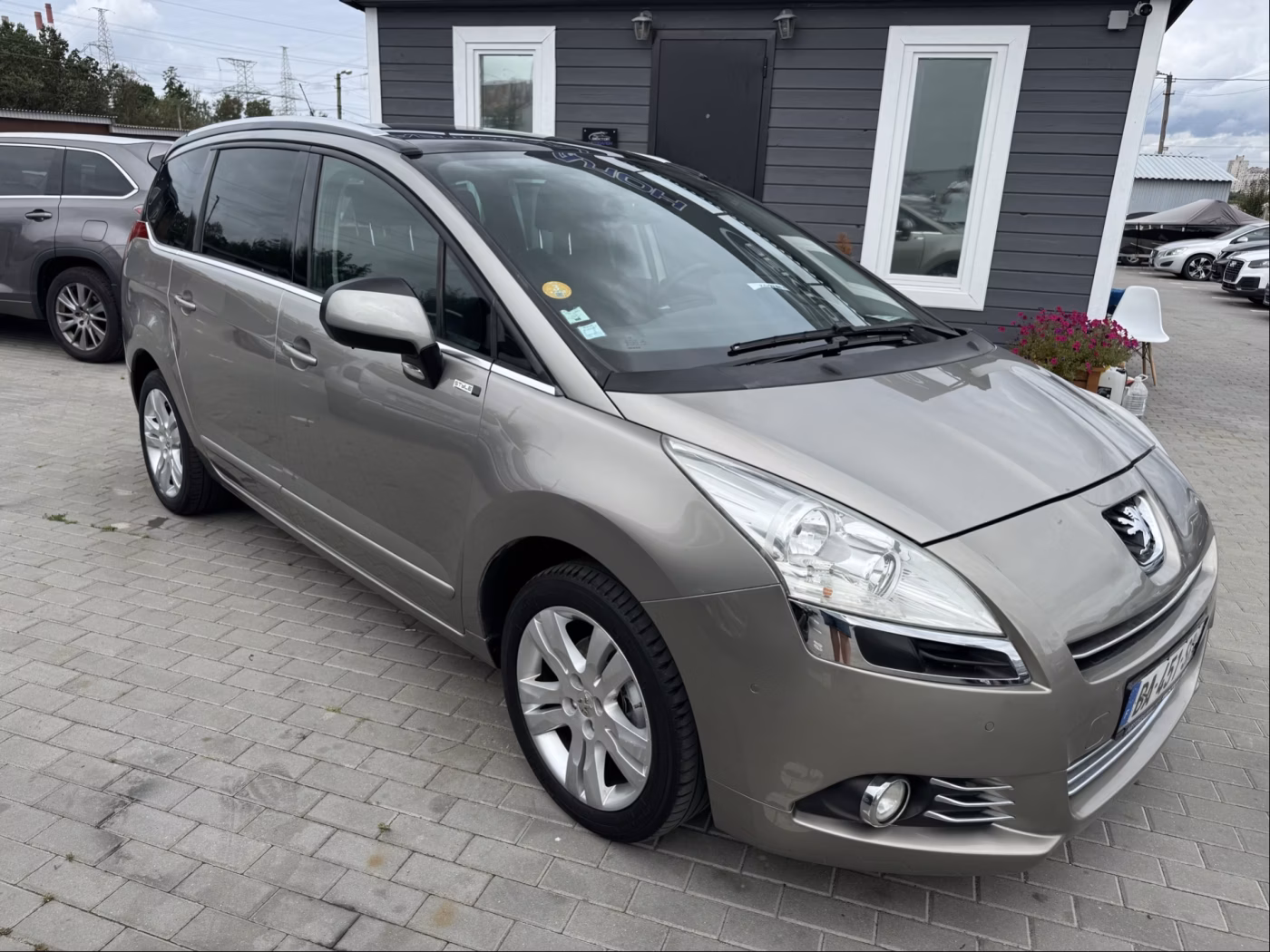 Peugeot 5008 фото 9