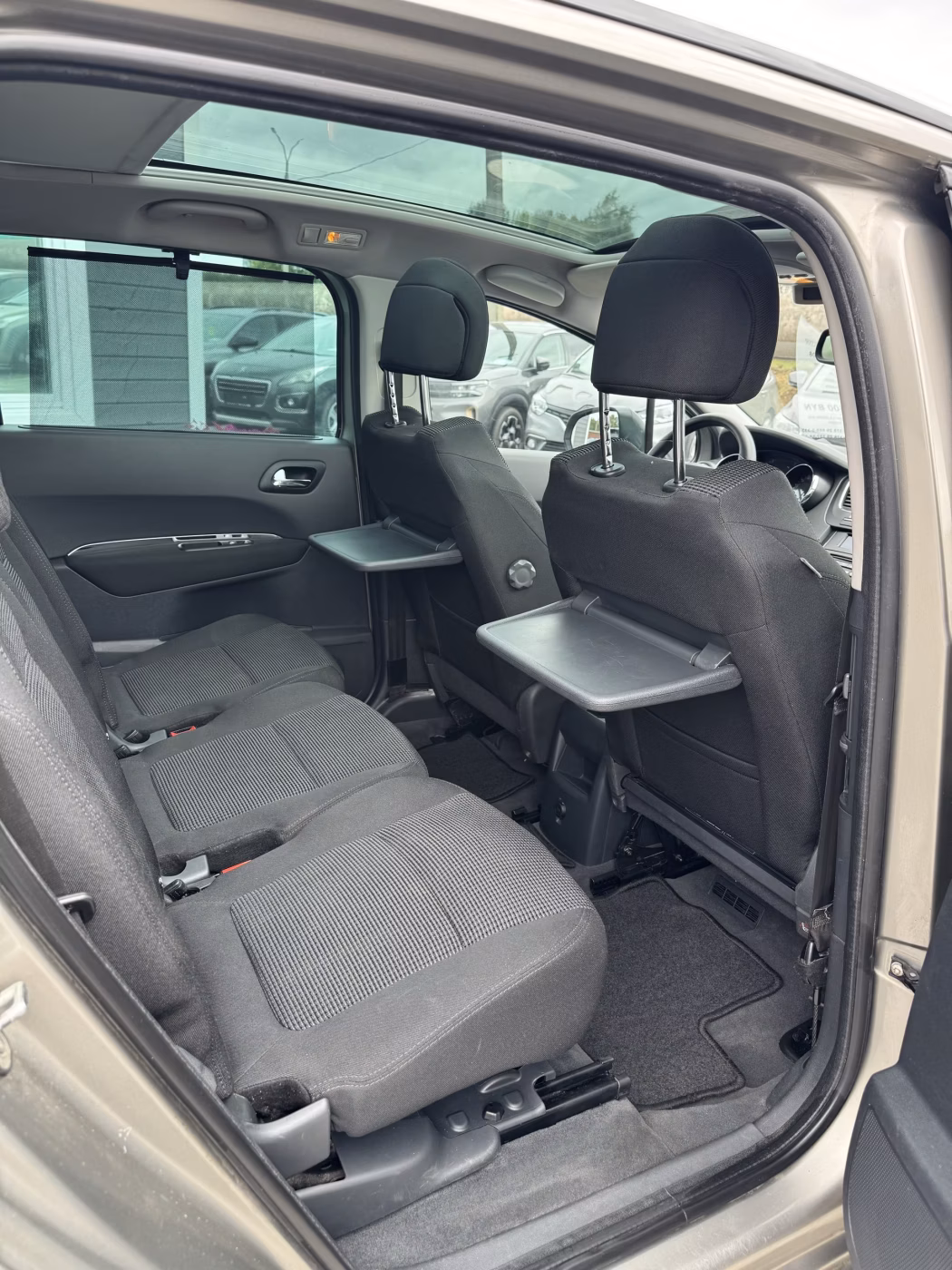 Peugeot 5008 фото 12