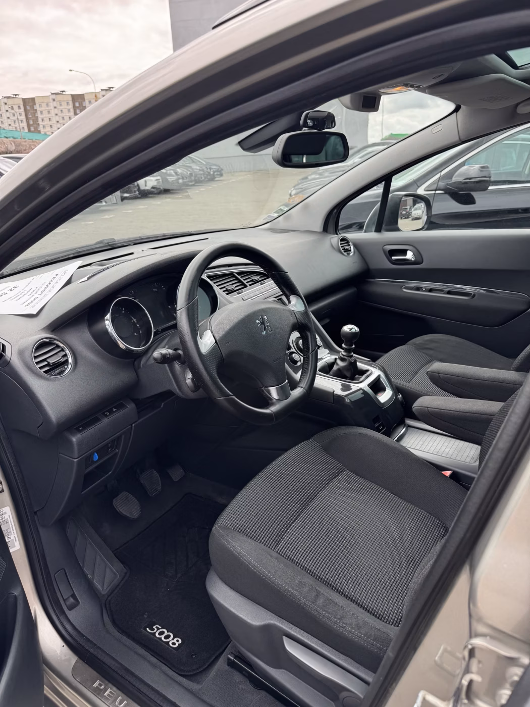 Peugeot 5008 фото 14