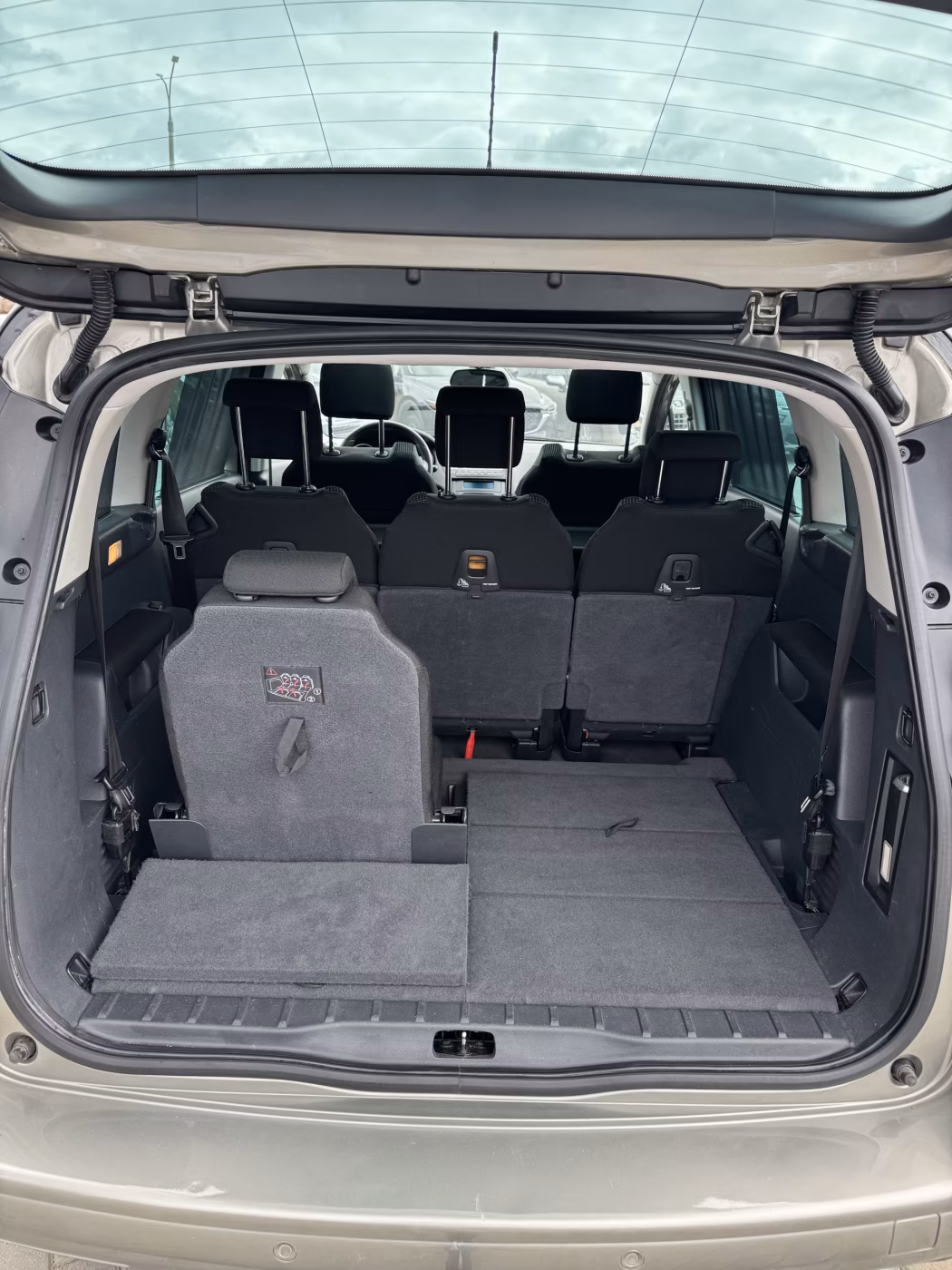 Peugeot 5008 фото 16