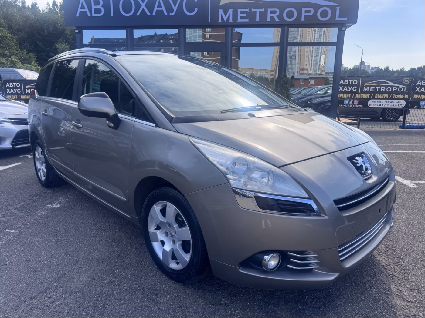 Peugeot 5008 фото 2