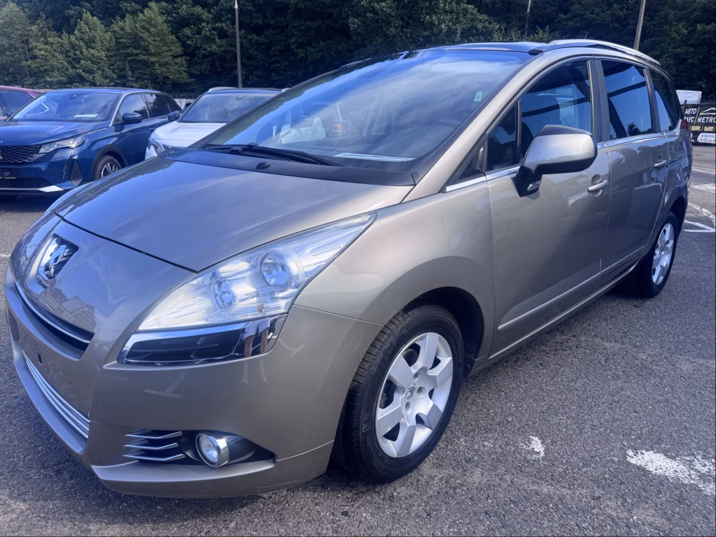 Peugeot 5008 фото 4