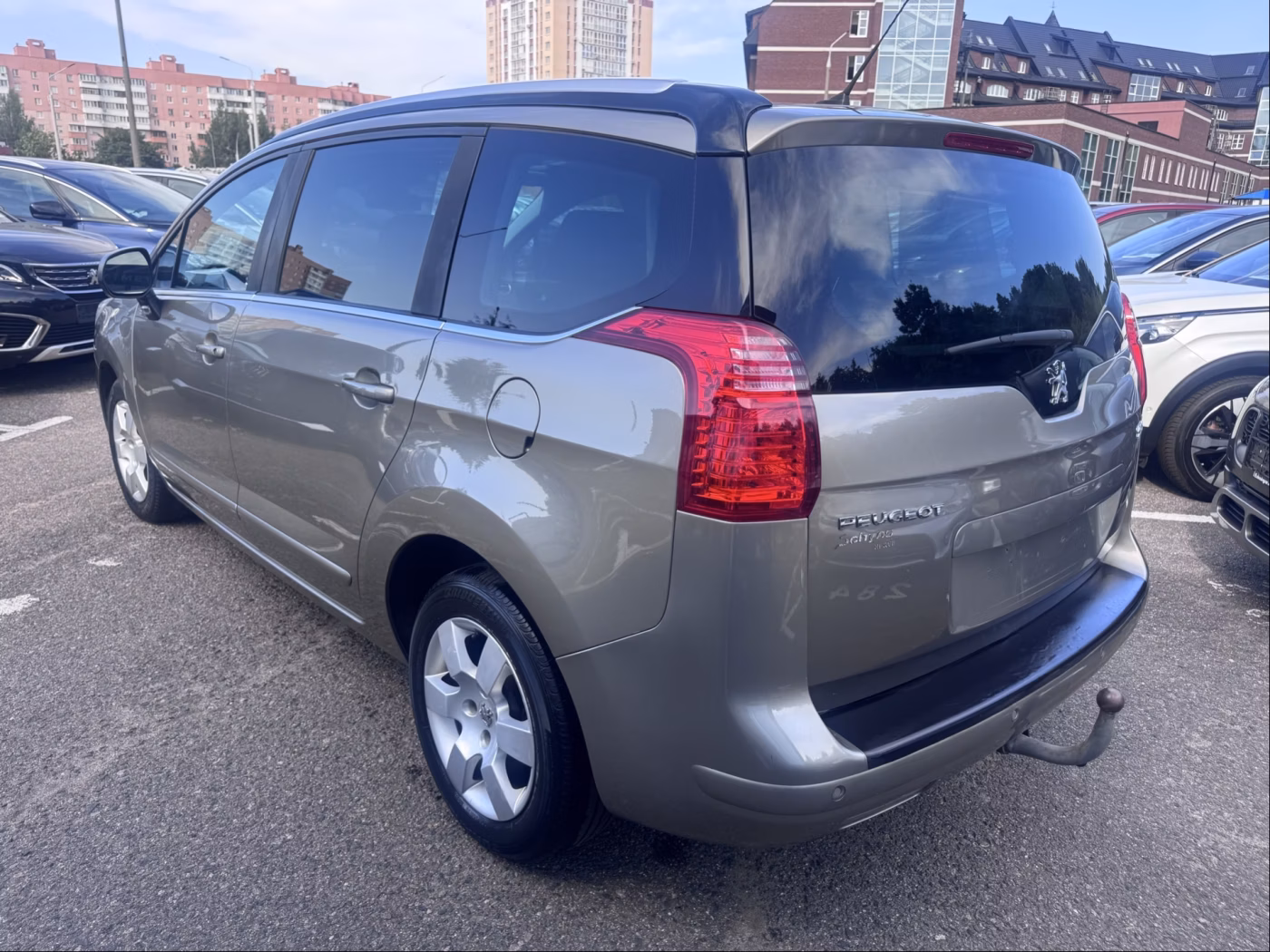 Peugeot 5008 фото 6