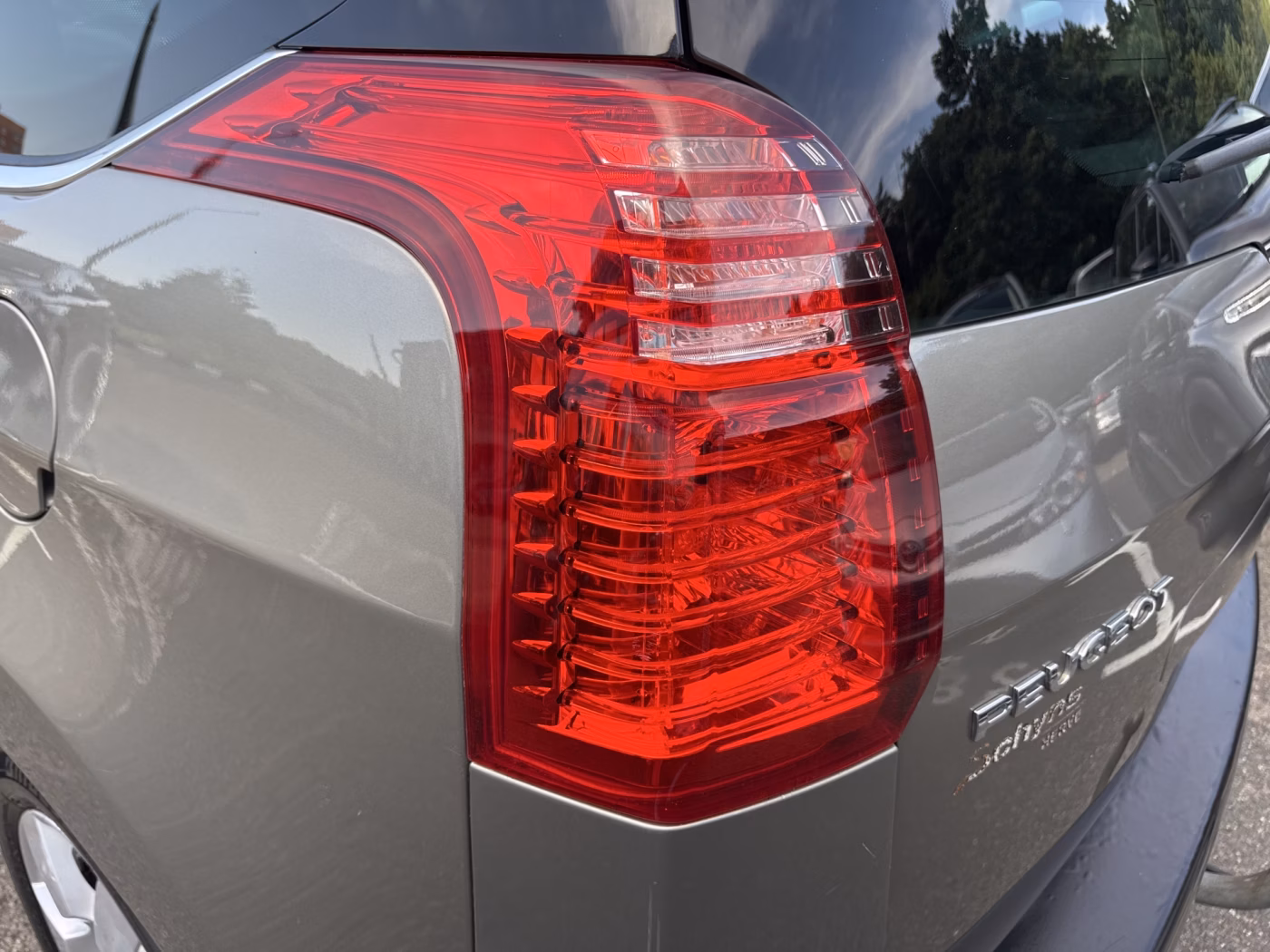 Peugeot 5008 фото 12