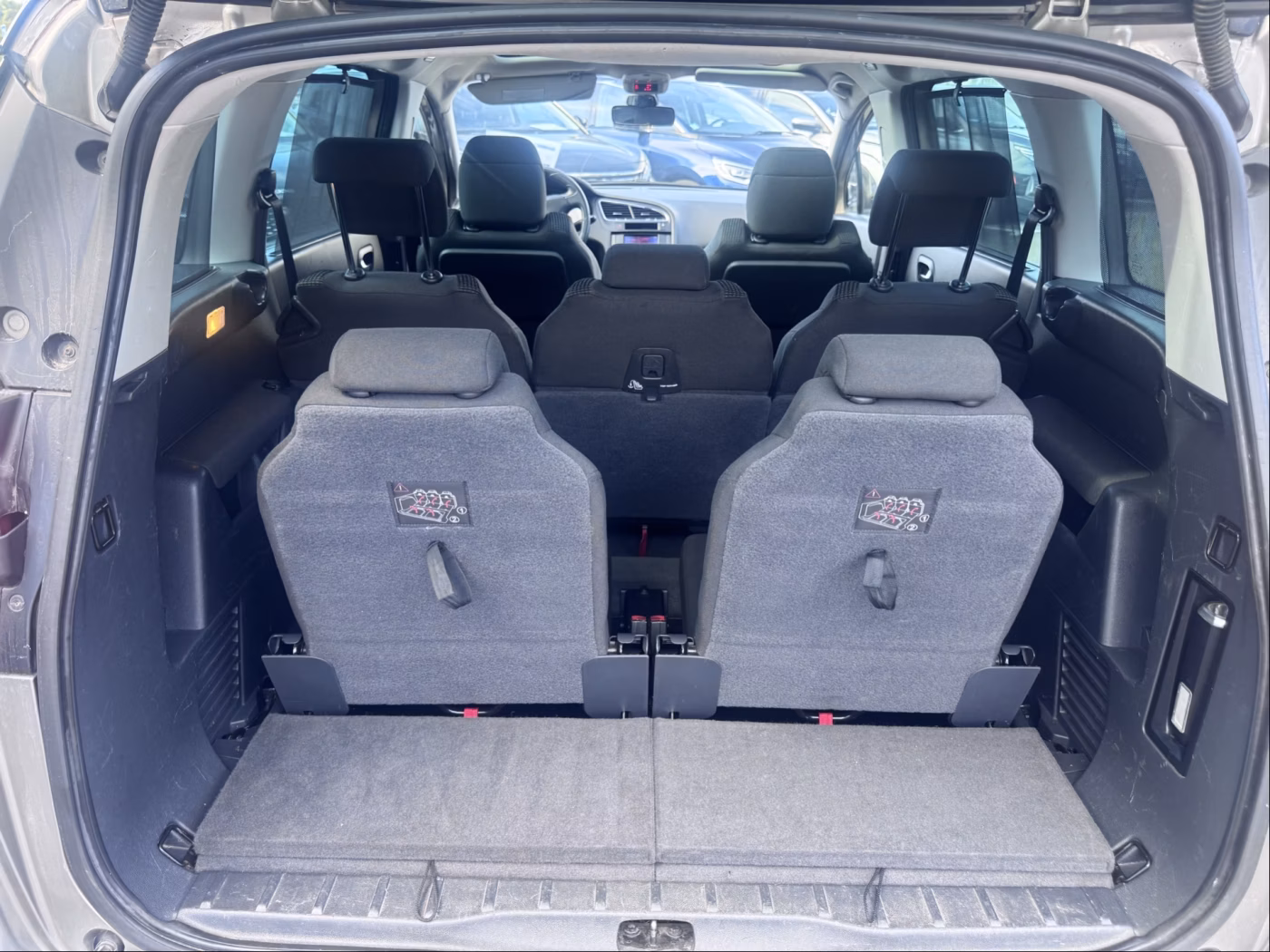 Peugeot 5008 фото 15