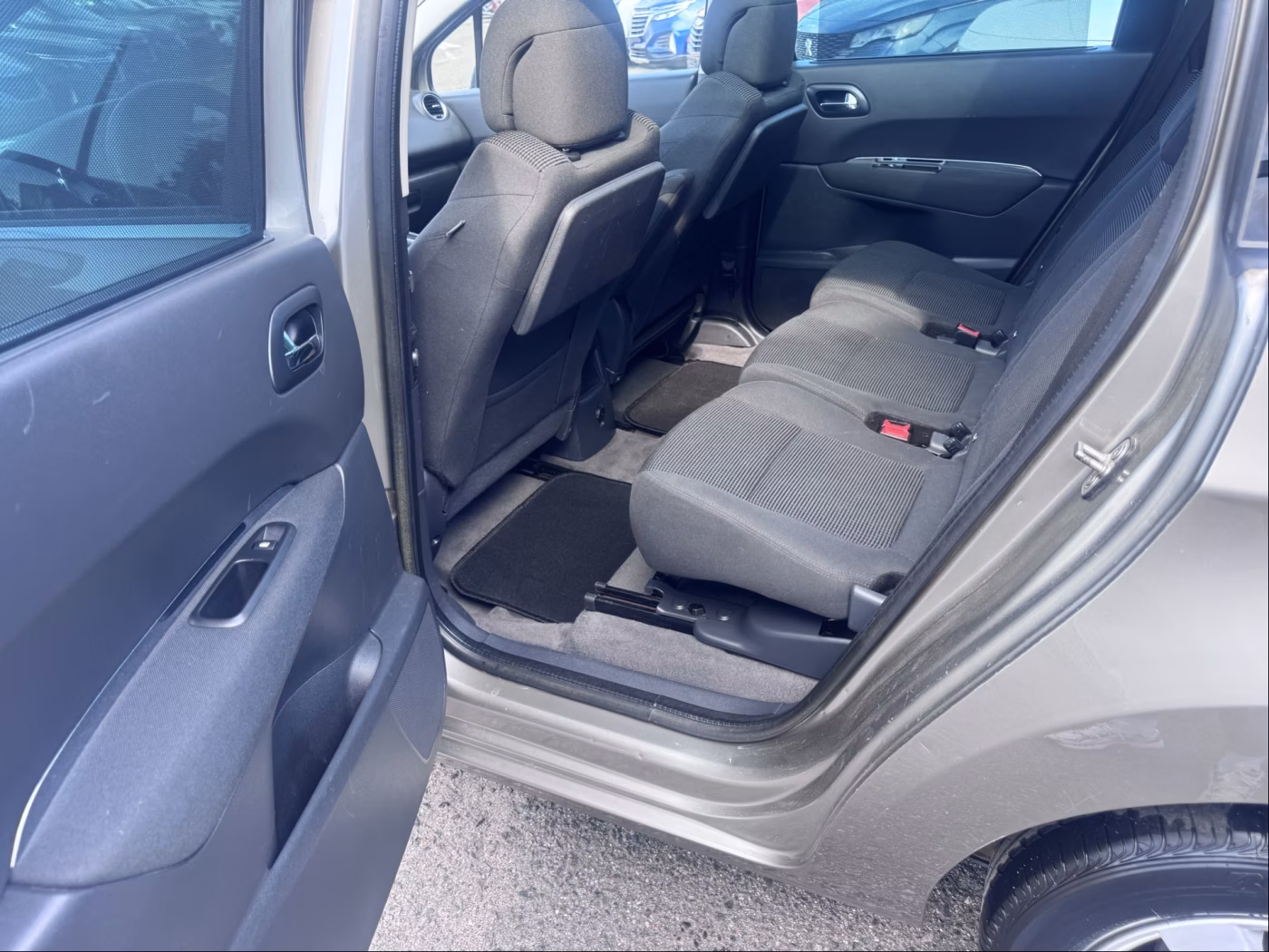 Peugeot 5008 фото 19