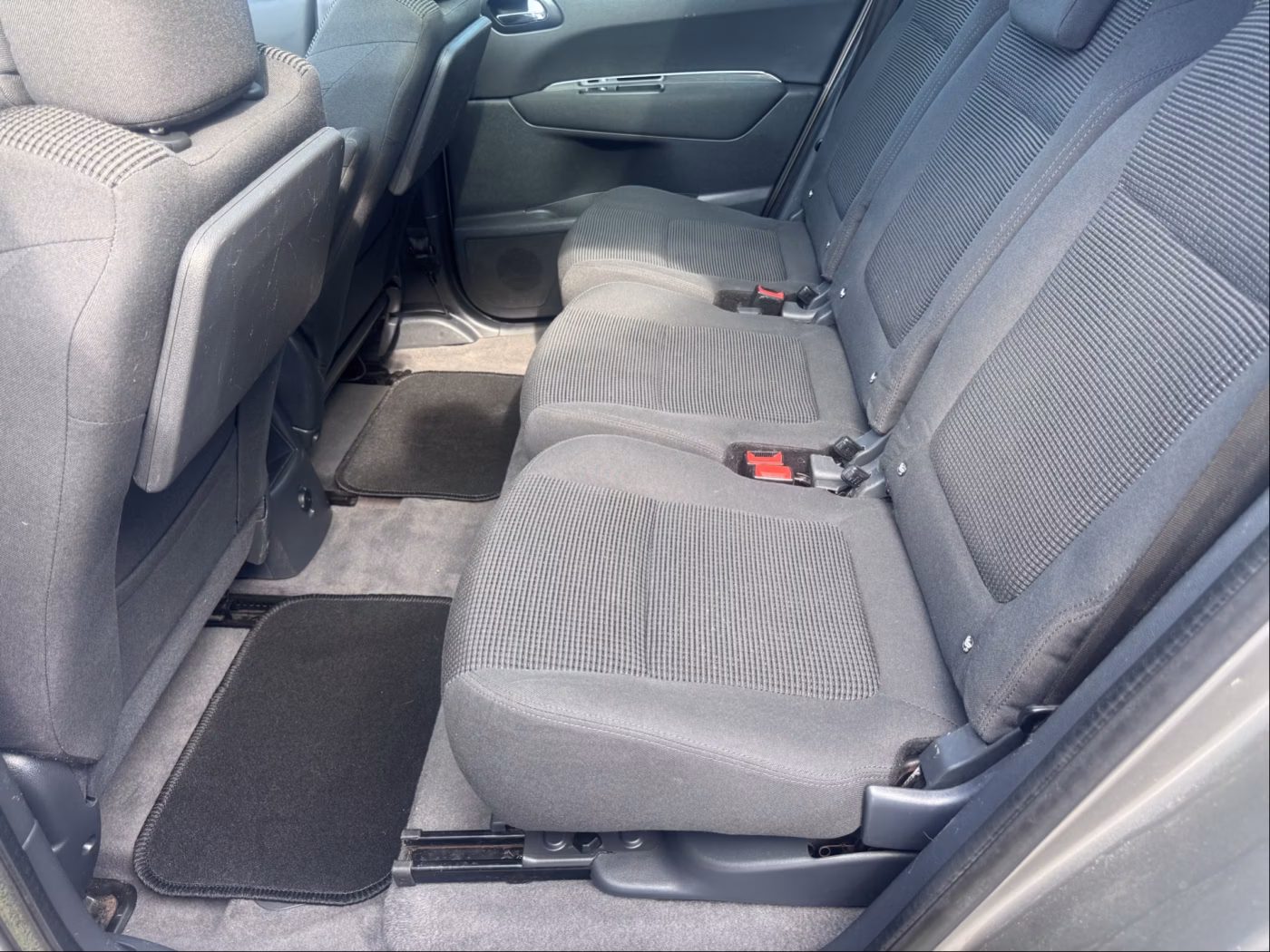 Peugeot 5008 фото 20