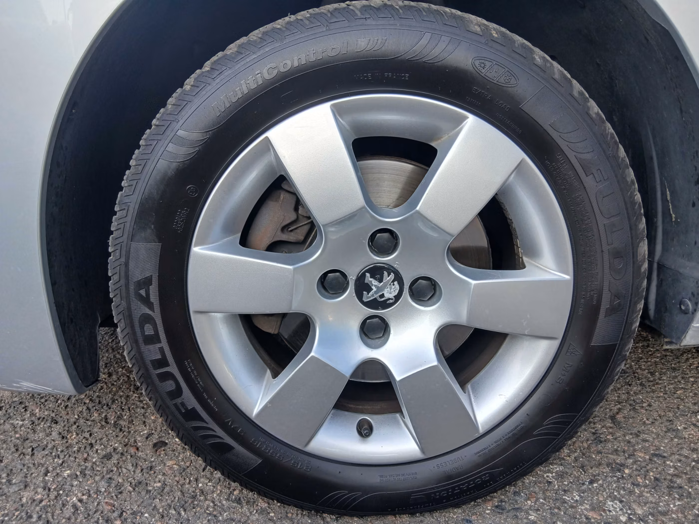 Peugeot 5008 фото 9