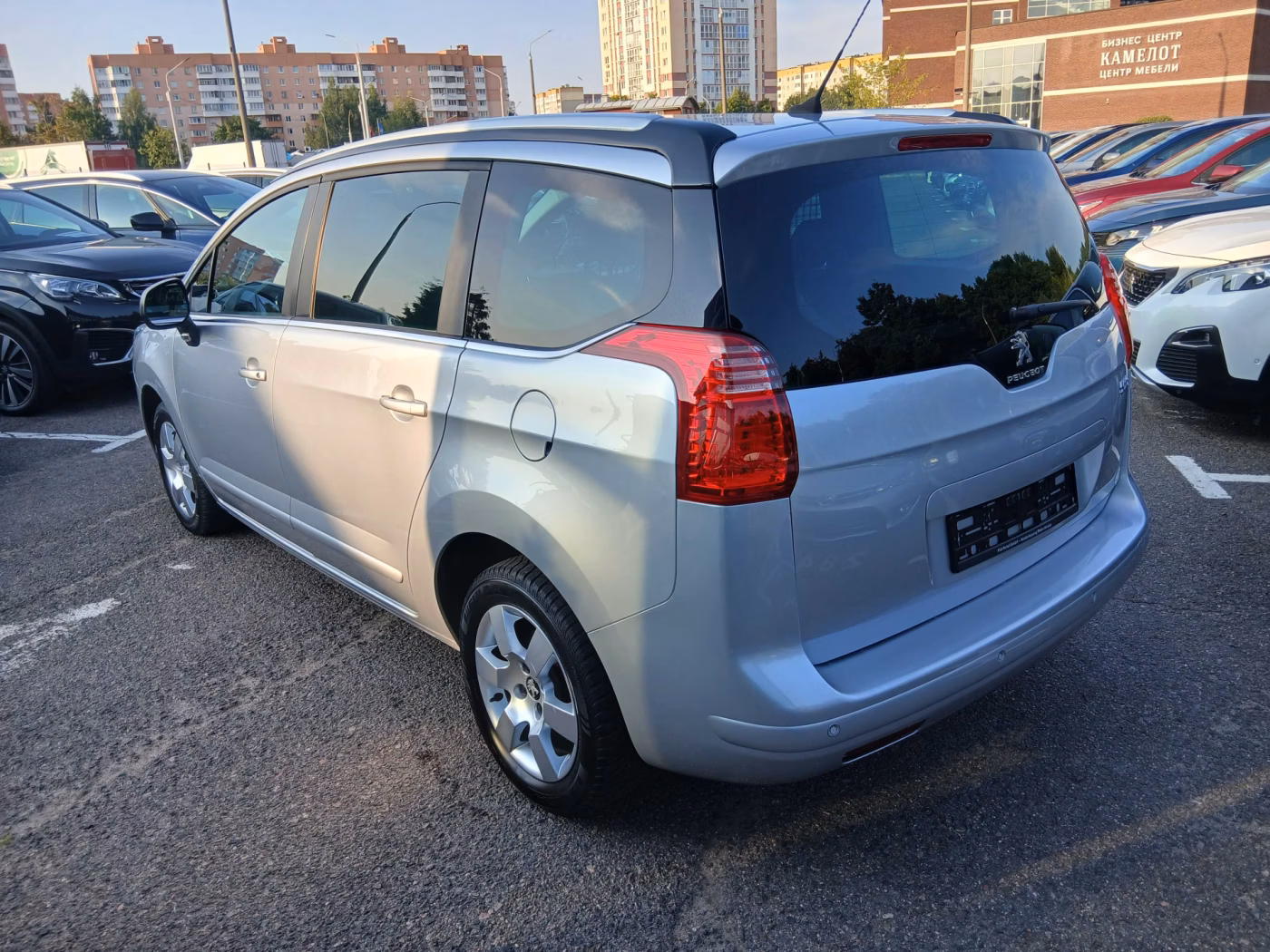 Peugeot 5008 фото 10