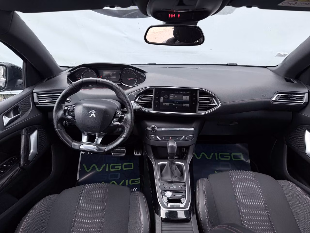 Peugeot 308 фото 11